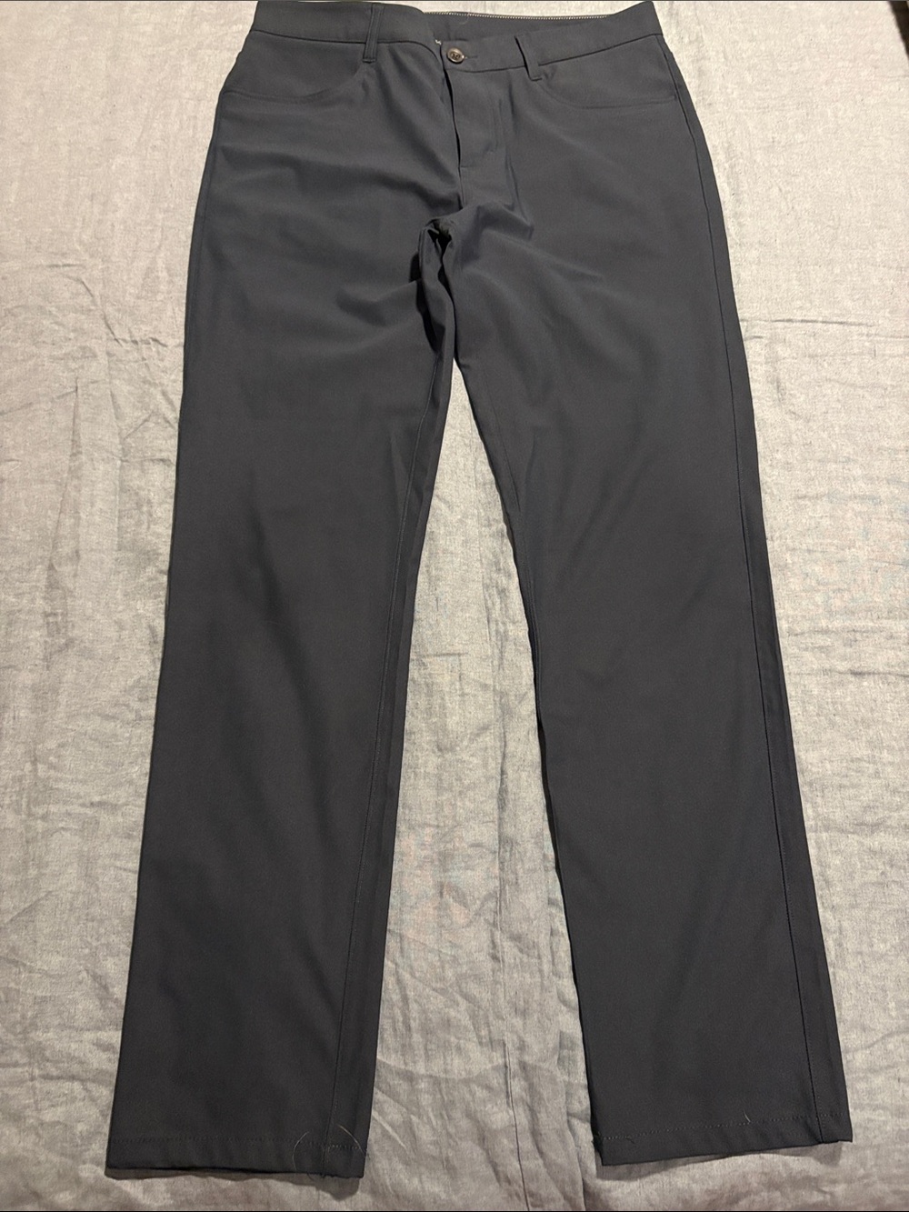 Vuori Men's Navy Blue Chinos - Straight Fit